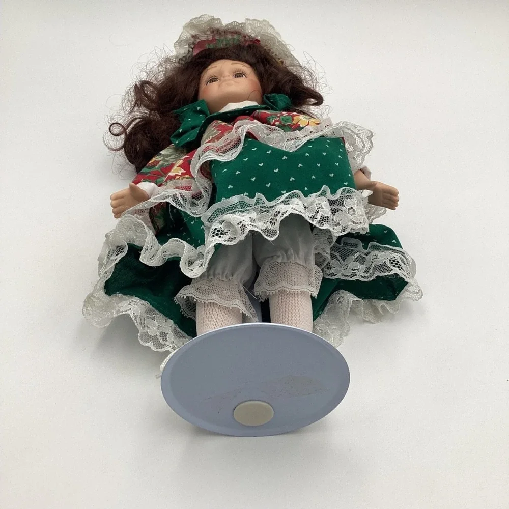 Vintage Porcelain Doll In Floral Dress & Bonnet With Stand 12